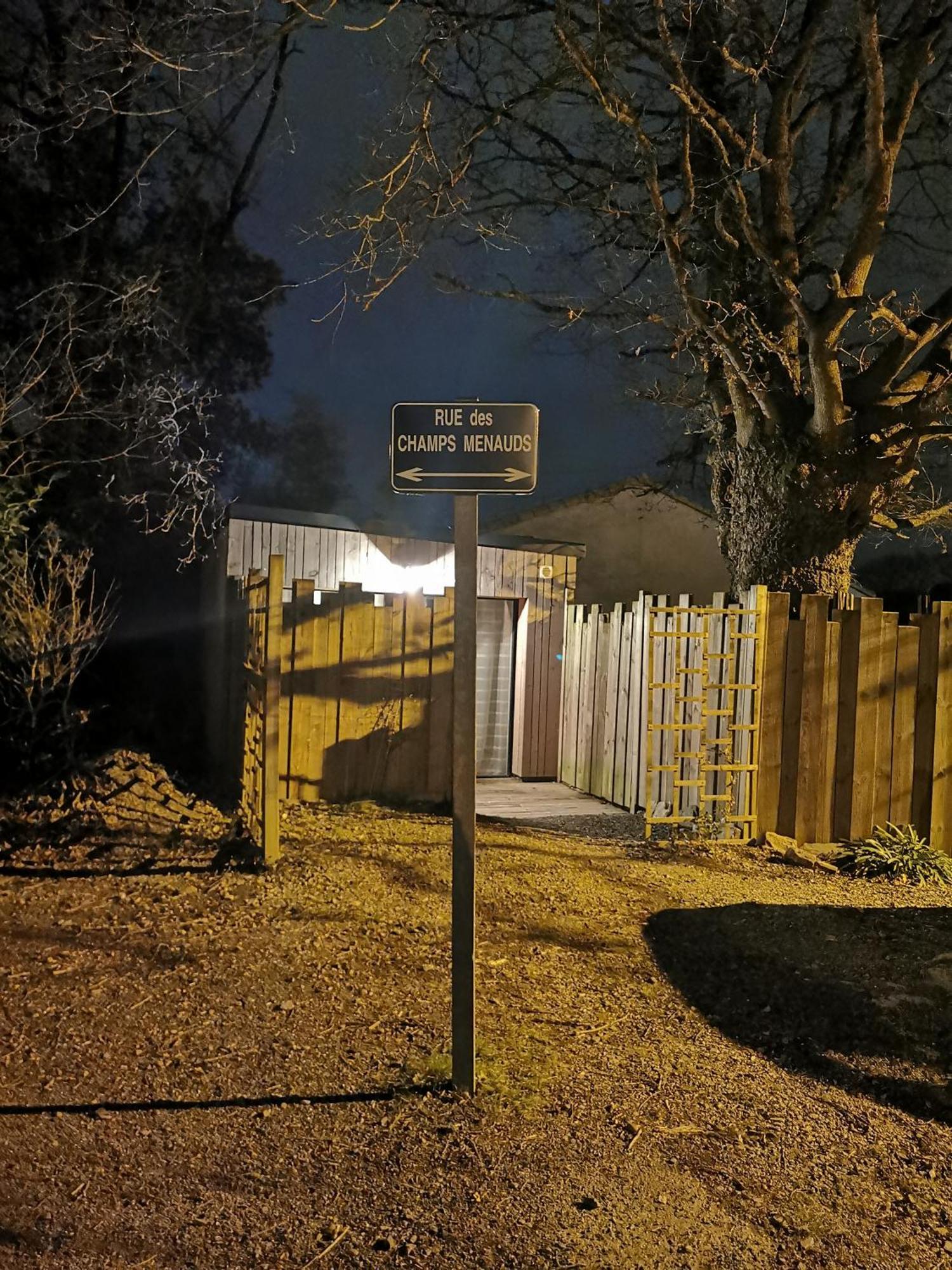 Au Poeme Du Chene, Logement Independant, Calme, Parking Gratuit Basse-Goulaine Exterior photo